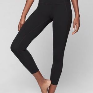 Athleta Salutation 7/8 leggings in Powervita